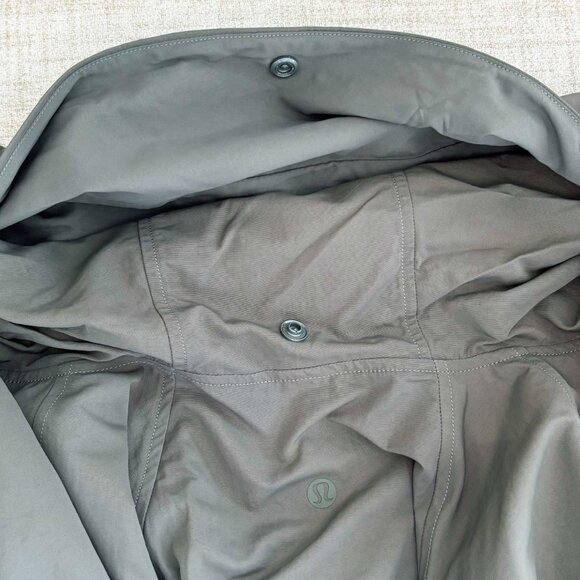 lululemon Grey Sage Always Effortless Jacket size 4 - Picture 13 of 16